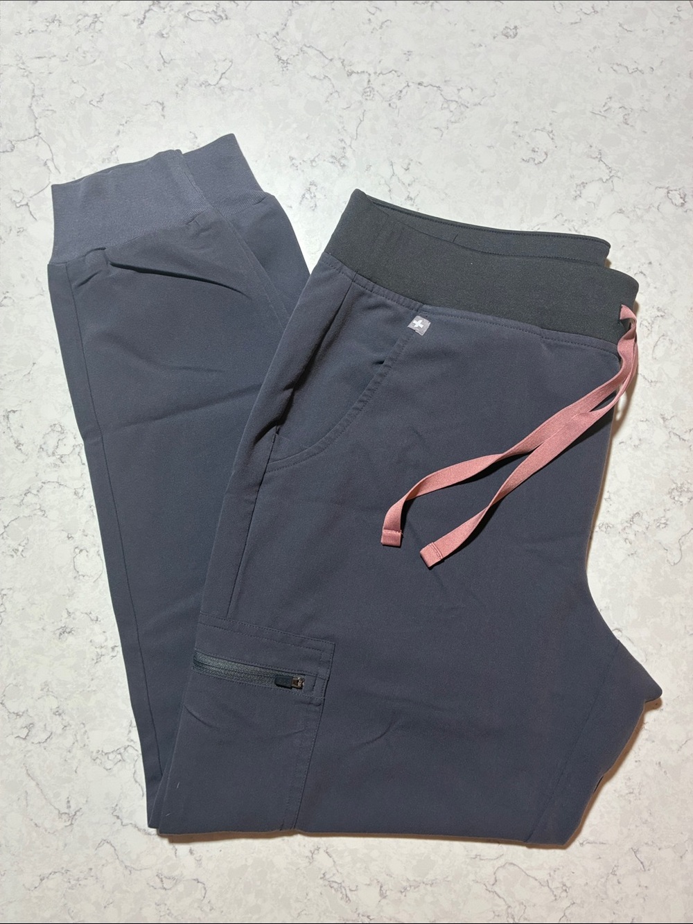Figs Women’s Medium Zamora Charcoal Zipper Side Pocket Jogger Scrub Pants